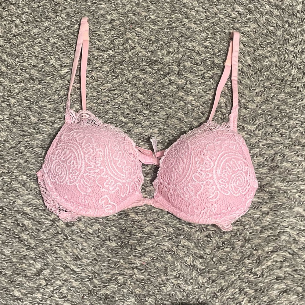 VINTAGE Victoria's Secret Pink Lace Push Up Bra